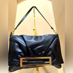 FENDI - Large Calfskin Leather Logo baguette Black Gold